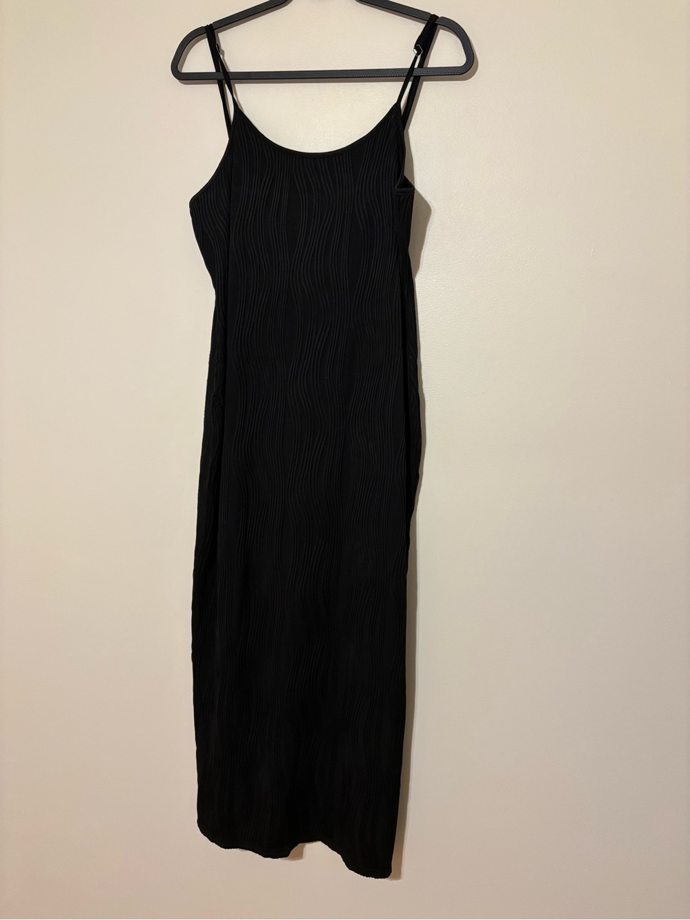Minimal Black Waved Textured Midi Slip Dress with Adjustable Straps